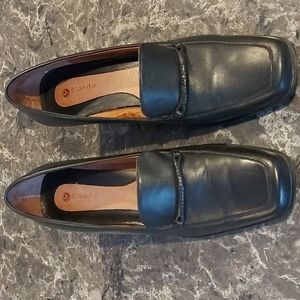 Blondo Black Leather Loafer Pump